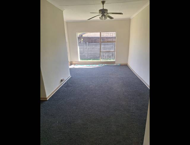 3 BEDROOM HOUSE FOR SALE IN VANDERBIJLPARK CE 2